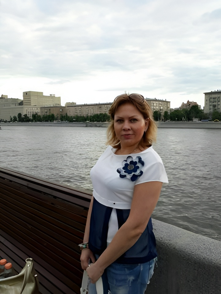 Виктория привлекальеная девушка из Должанска цена от 1500 руб