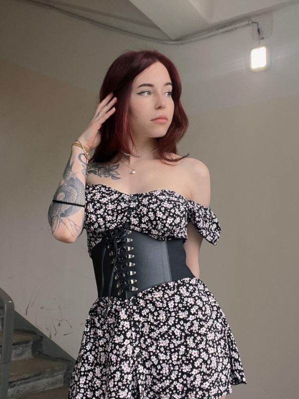 Карина привлекательная девушка из Должанска цена от 4000 руб