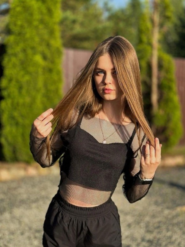 Светланка привлекательная девушка из Должанска цена от 10000 руб